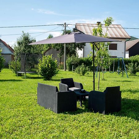 Kuca Za Odmor Boki Villa Gospic Ngoại thất bức ảnh