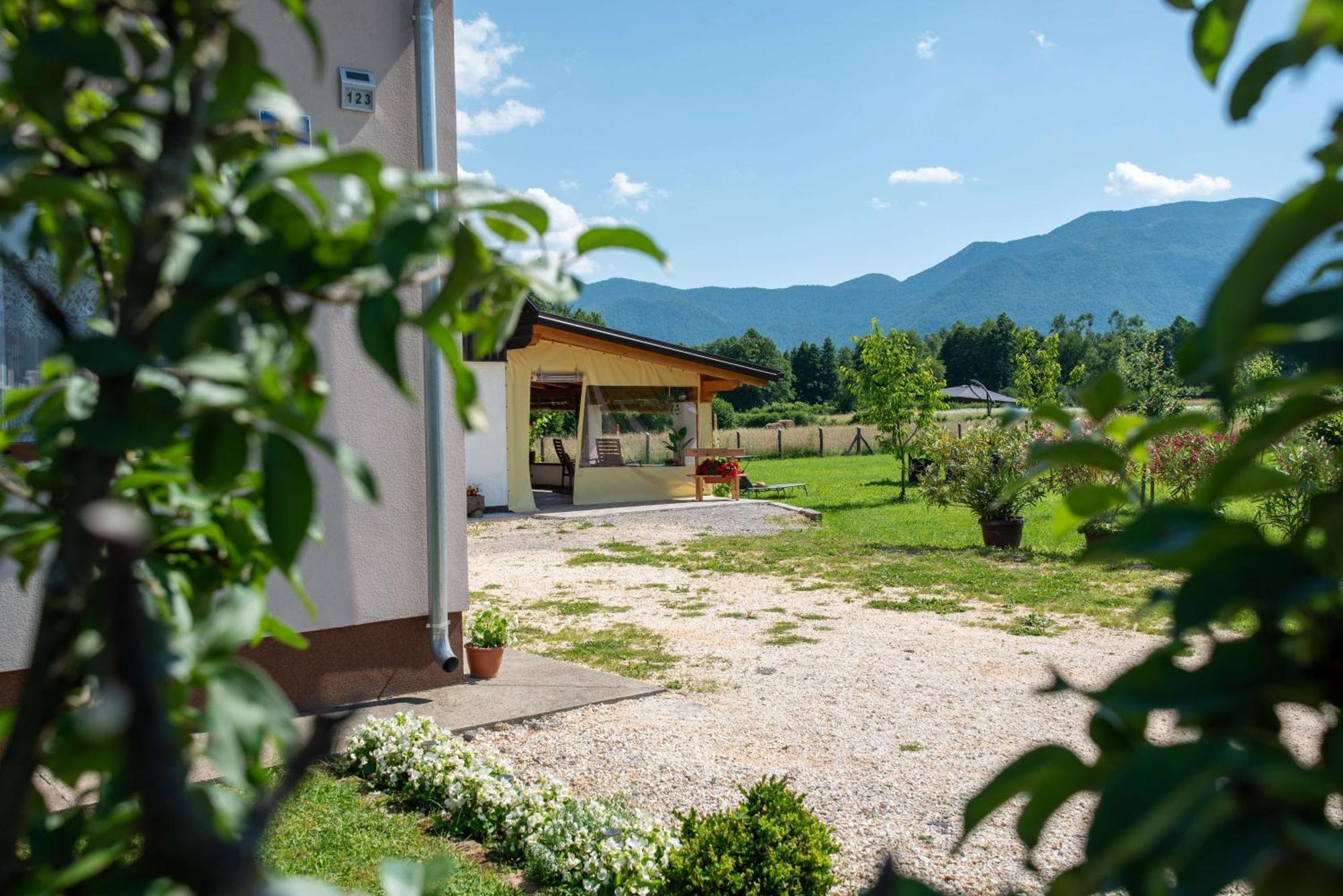 Kuca Za Odmor Boki Villa Gospic Ngoại thất bức ảnh