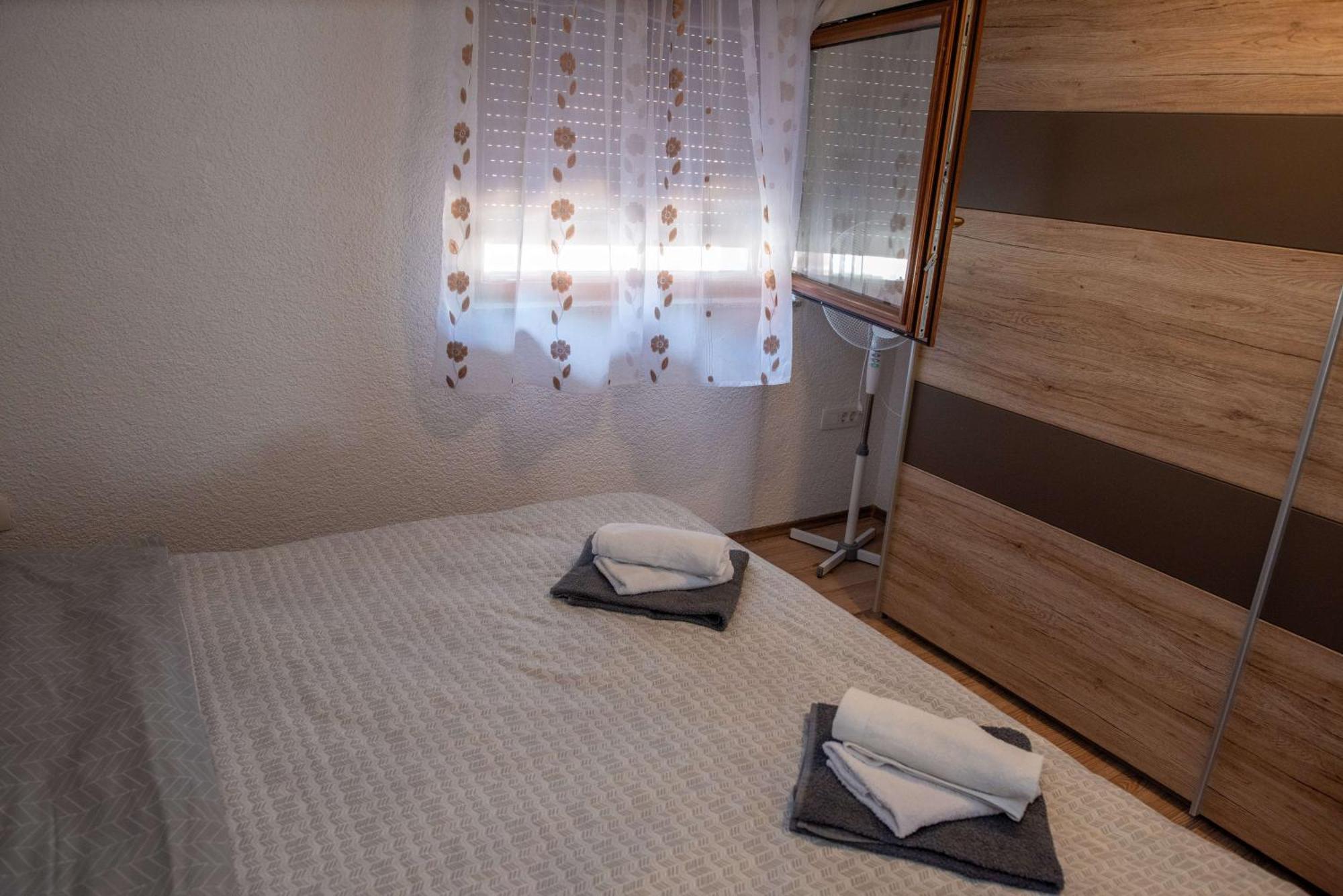 Kuca Za Odmor Boki Villa Gospic Ngoại thất bức ảnh